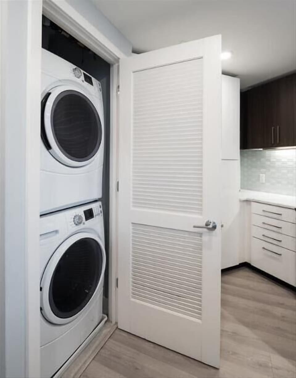 Bethesda 2 Bedroom Washer/Dryer