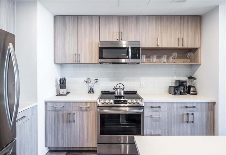 South Arlington Arlington 2 Bedroom with Balcony Kitchen