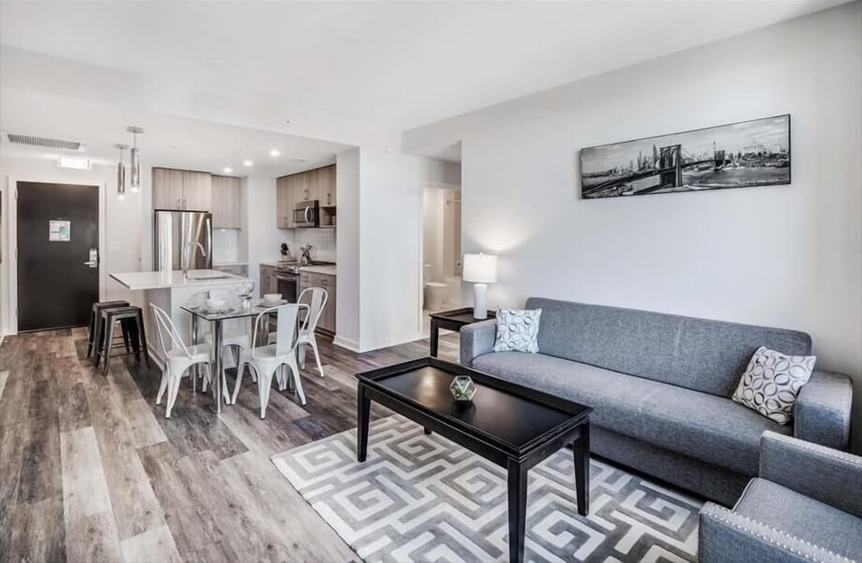 South Arlington Arlington 2 Bedroom with Balcony Dining Room