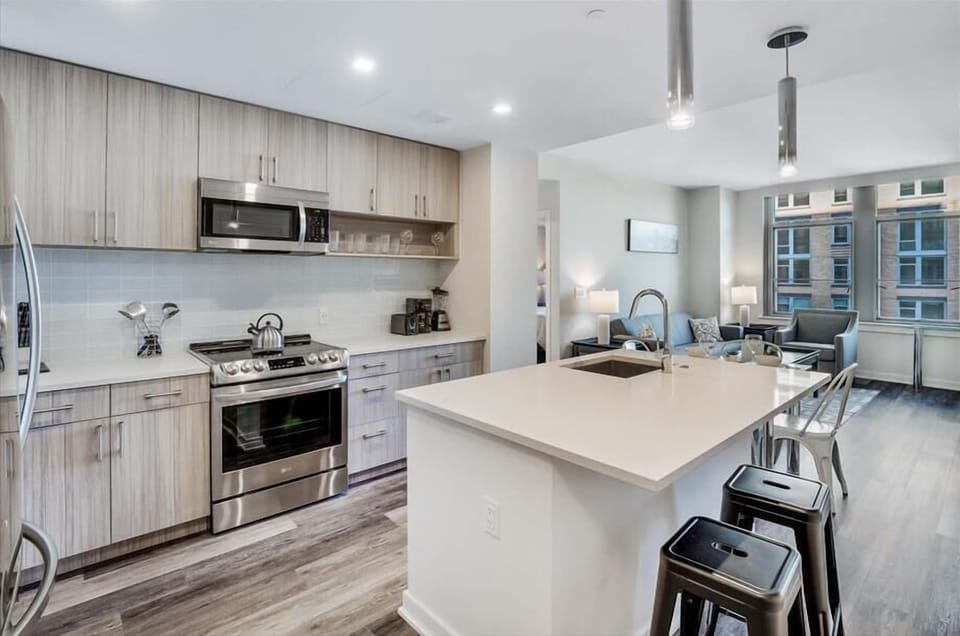 South Arlington Arlington 2 Bedroom with Balcony Kitchen