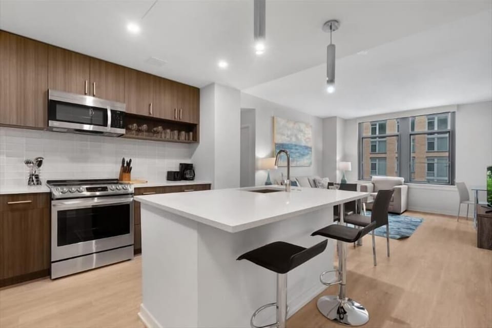 South Arlington Arlington 2 Bedroom with Balcony Kitchen