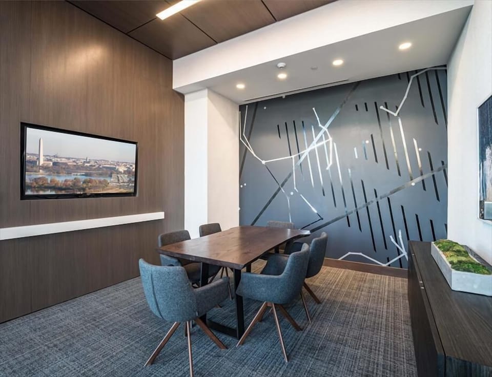 South Arlington Arlington 1 Bedroom Business Center