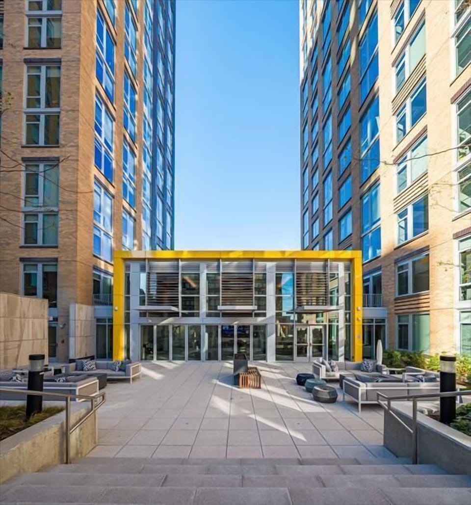 South Arlington Arlington 1 Bedroom Building Exterior