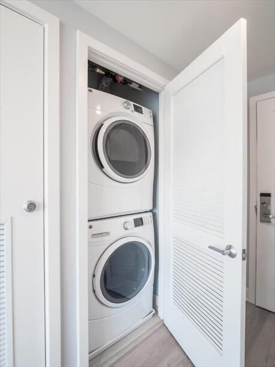 Bethesda 2 Bedroom Washer/Dryer