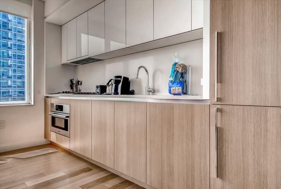 Midtown West New York 1 Bedroom Kitchen