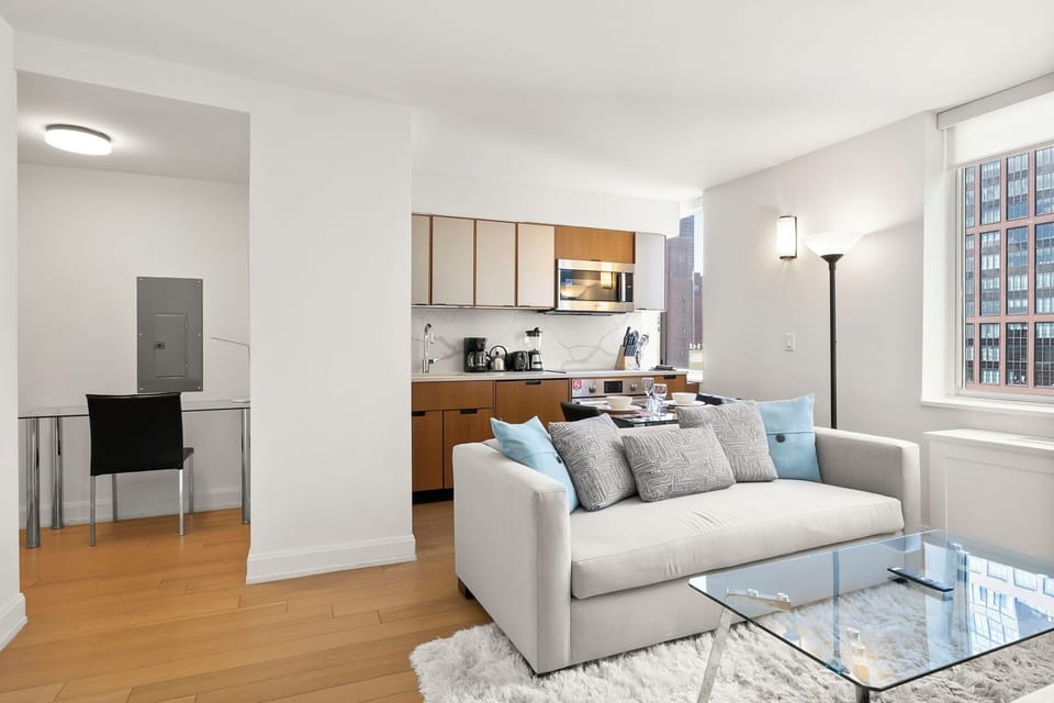 Midtown East New York 1 Bedroom Living Room