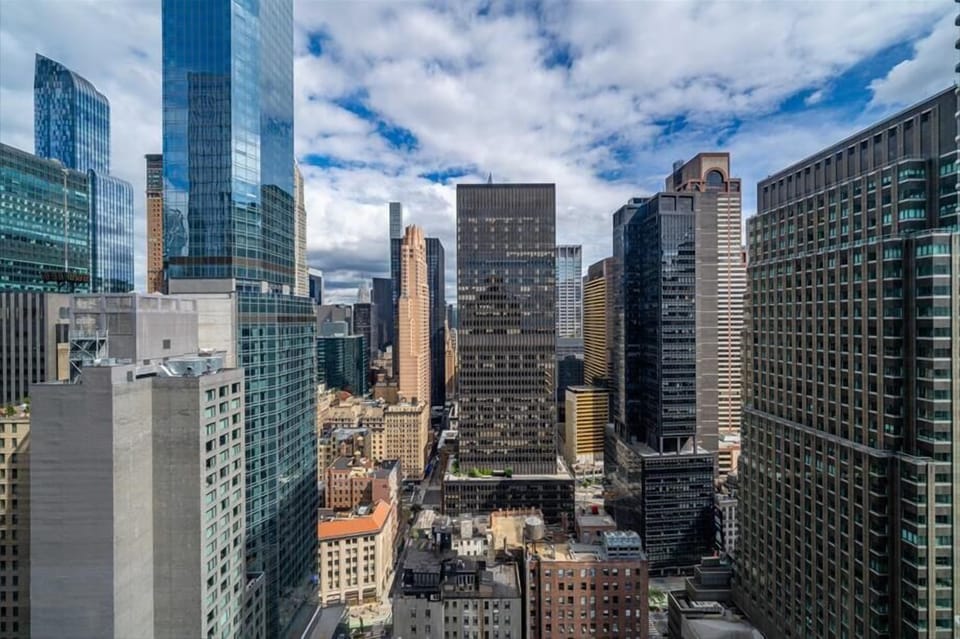 Midtown West New York 1 Bedroom Building Exterior