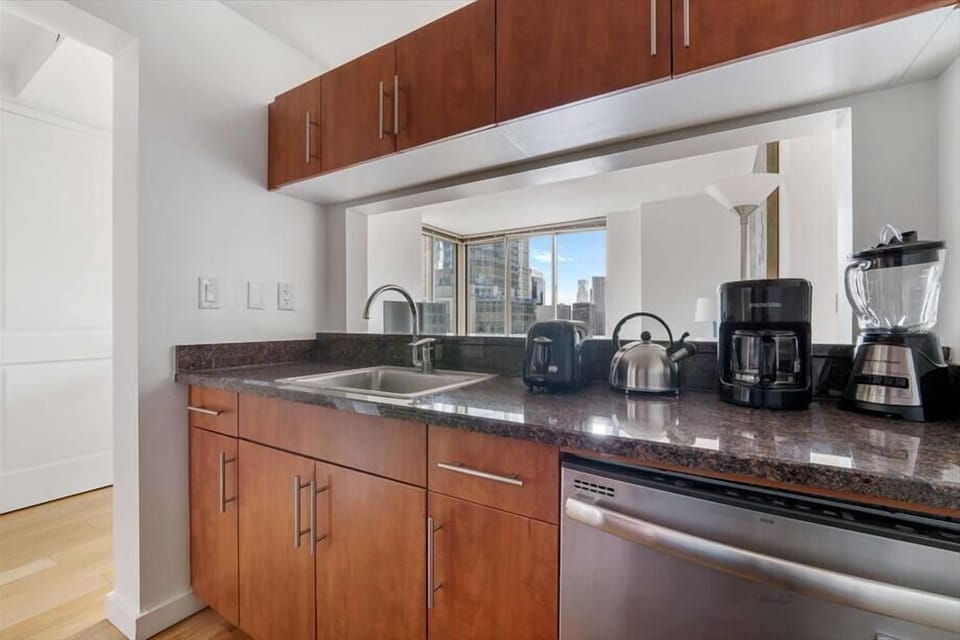 Midtown West New York 2 Bedroom Kitchen