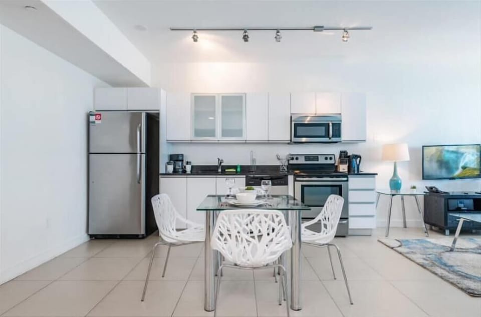 Miami Miami Beach 1 Partial Ocean View Kitchen