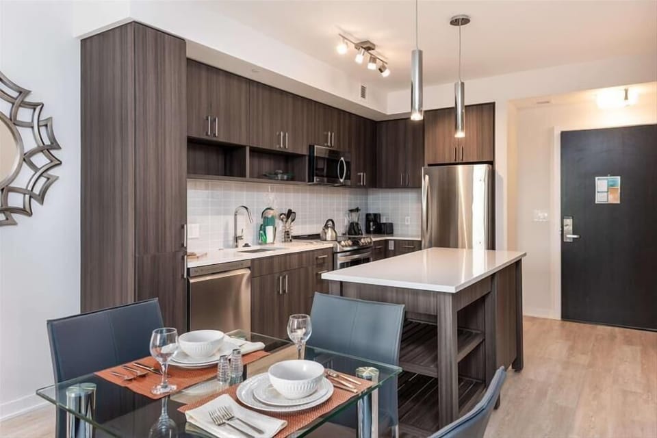 South Arlington Arlington 1 Bedroom Dining Room