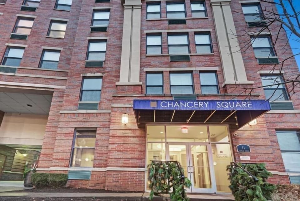 Morristown 1 Bedroom Building Exterior