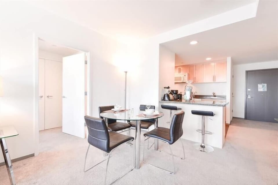 Cambridge 2 Bedroom Dining Room