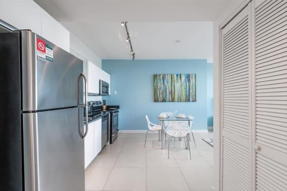 Miami Miami Beach 1 Bay View No Balcony Kitchen