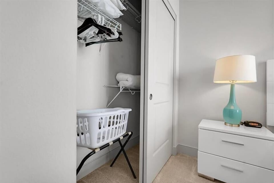 Mission Valley San Diego San Diego 1 Bedroom Bedroom 1 Closet
