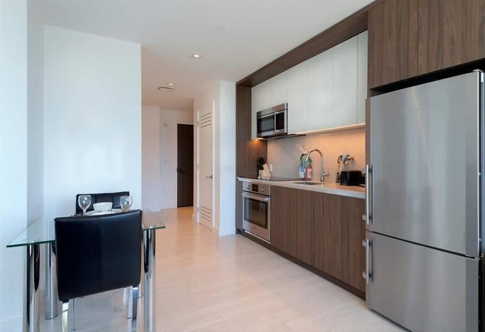 Seaport/South Boston Boston 1 Bedroom Kitchen