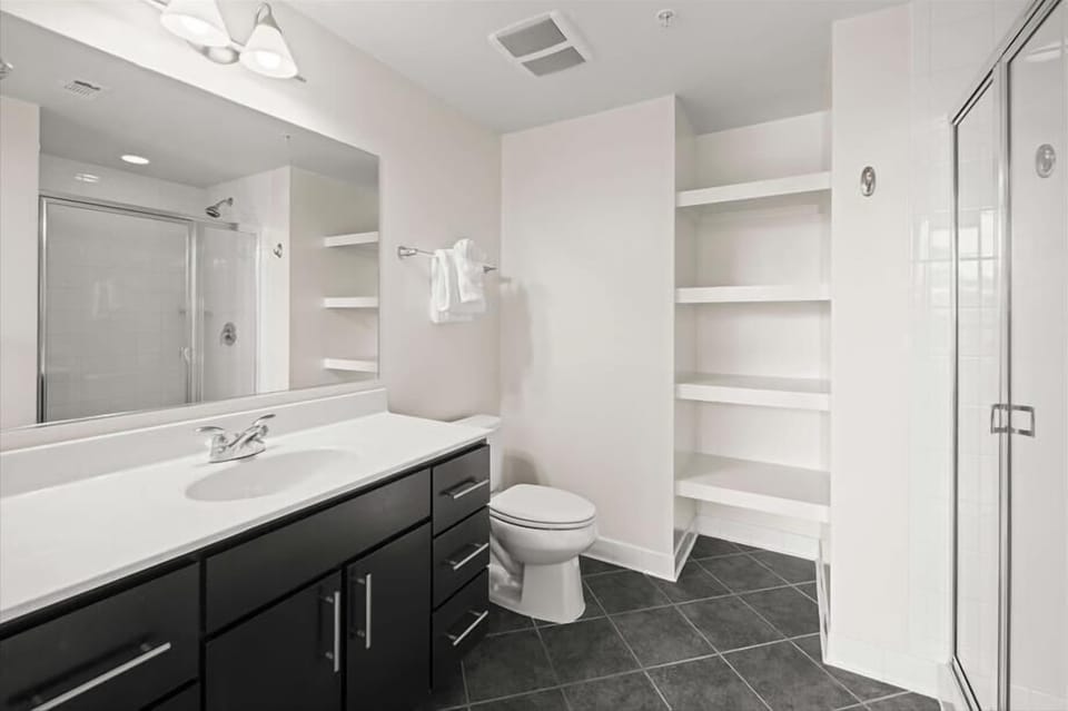 South Arlington Arlington 2 Bedroom Bathroom