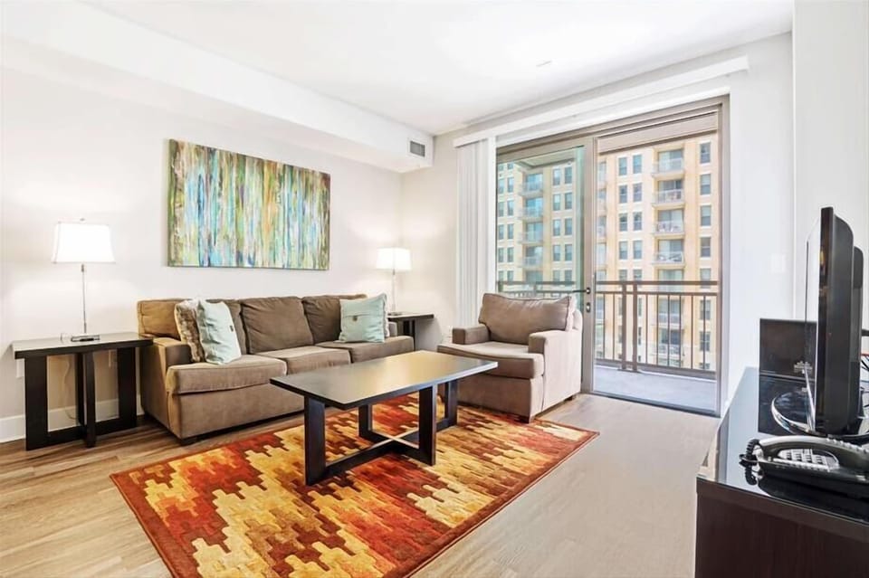 South Arlington Arlington 2 Bedroom Living Room