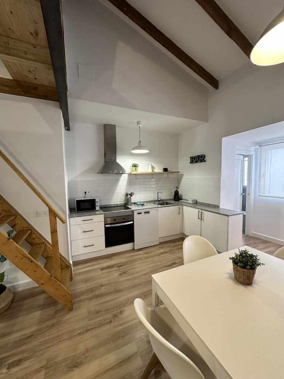 Kitchen or kitchenette,Dining area