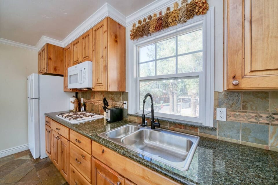 Full kitchen!