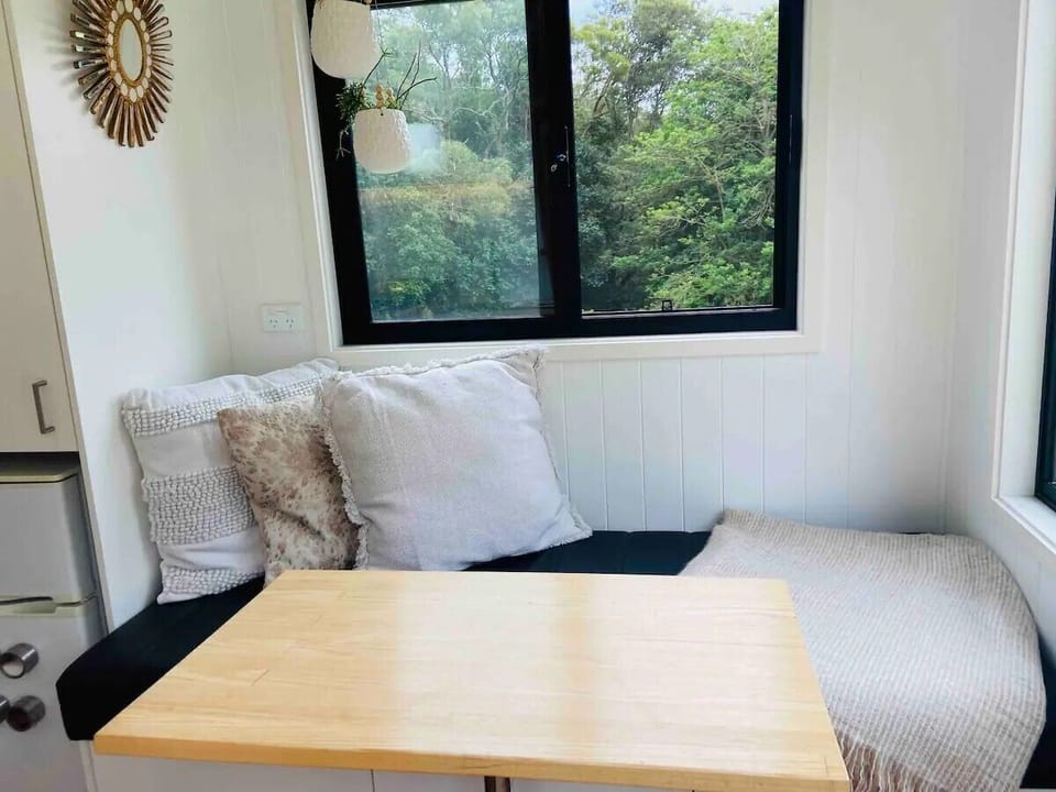 Seating area with swivel dining table