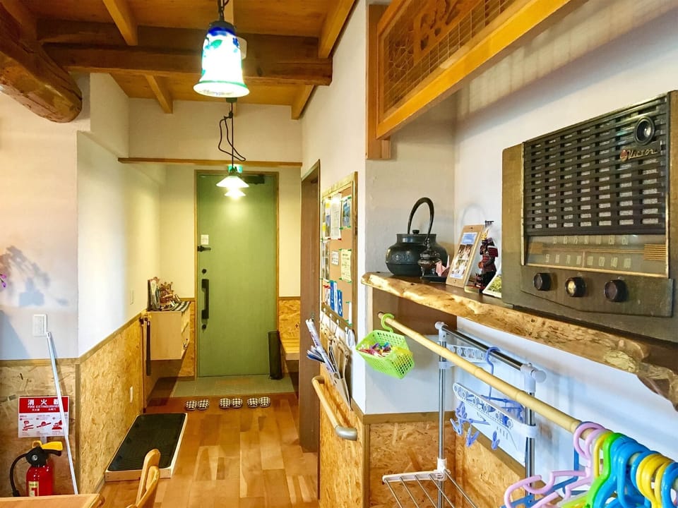 ・It is a quiet rural cottage of 4 buildings, 10 minutes by car from Furano station.