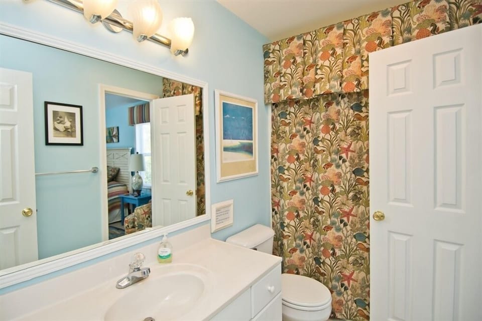 Level One Shared Bath
