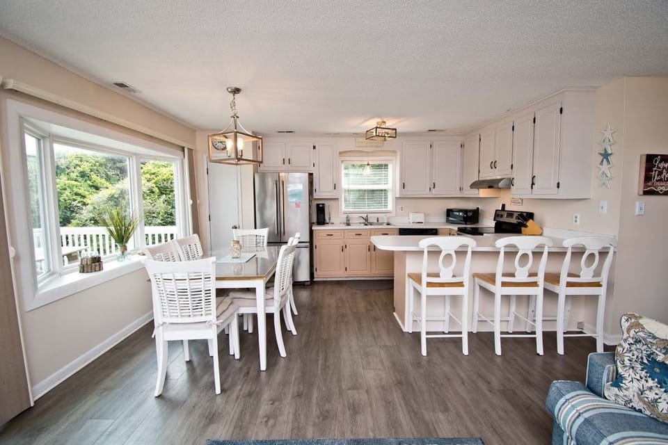 Dining / Kitchen