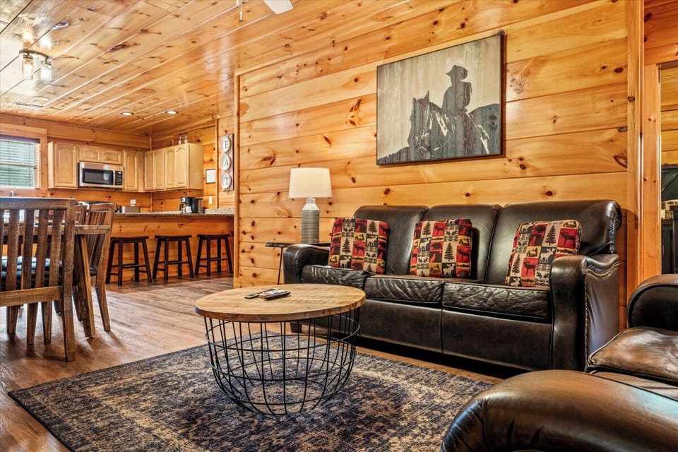 Mountain Getaway's coy living area