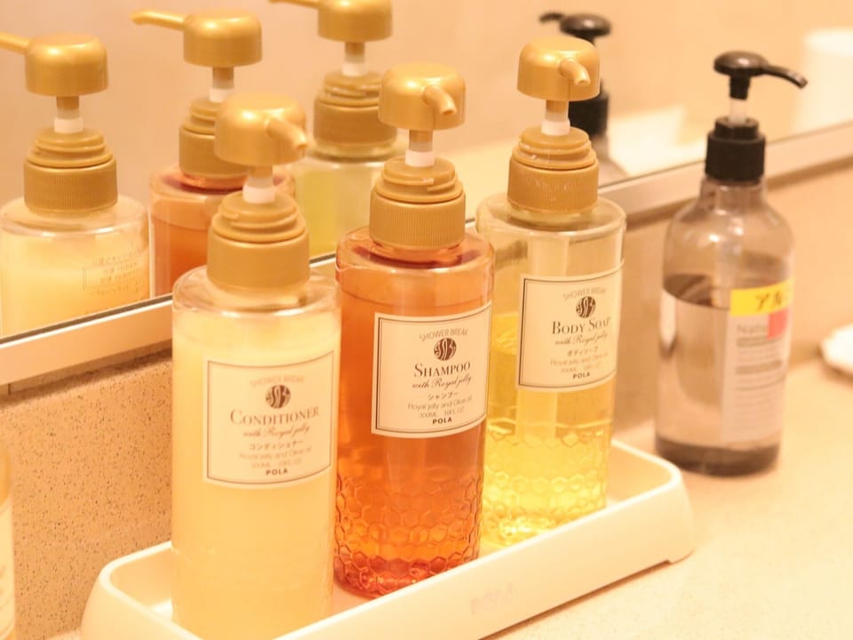 Bathroom amenities