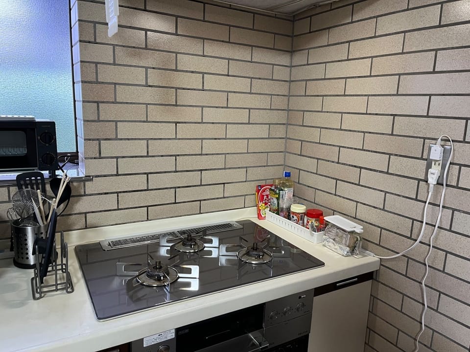 Three stoves. Basic seasonings are also available.