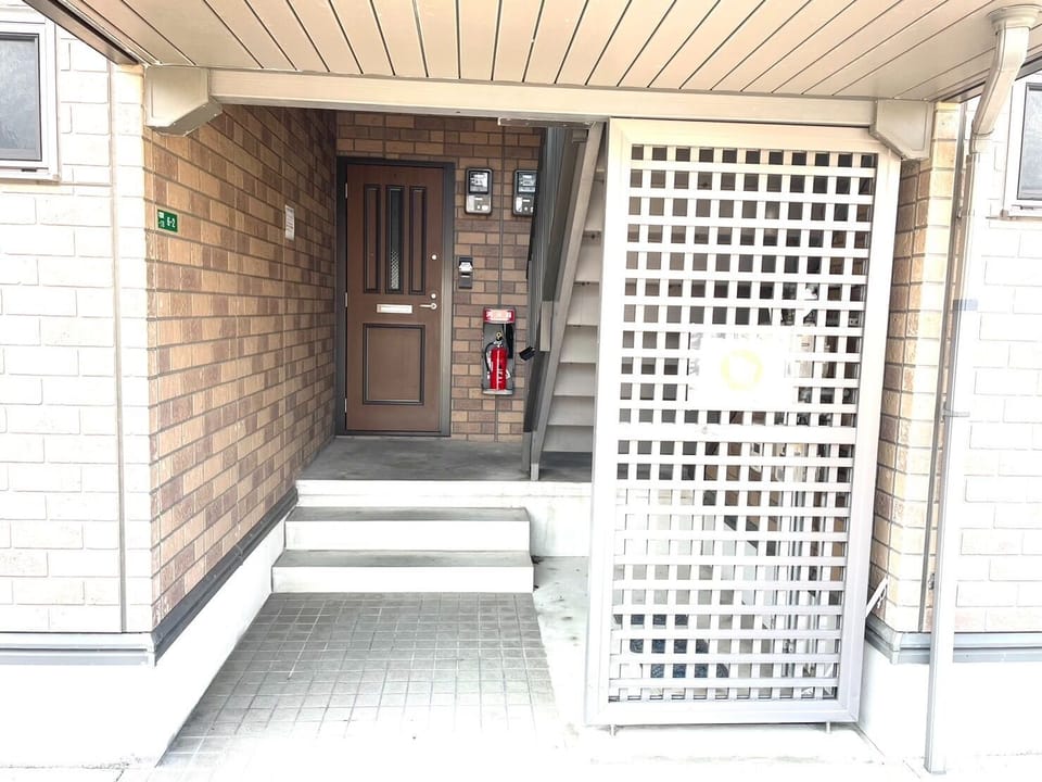Entrance approach