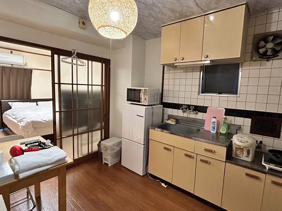 ・[302・Kitchen] You can enjoy cooking comfortably in the spacious kitchen space.