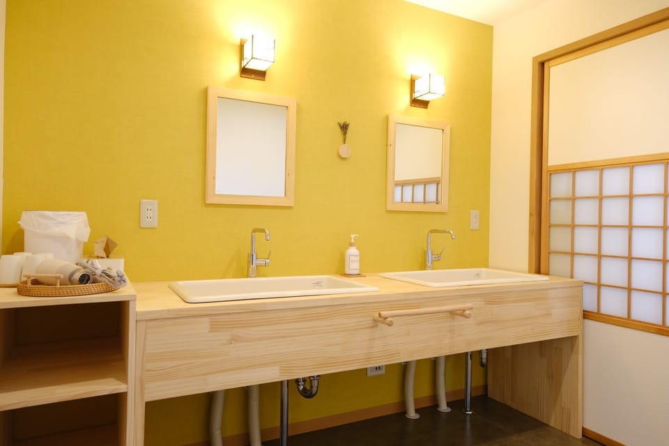 There are two washbasins available.