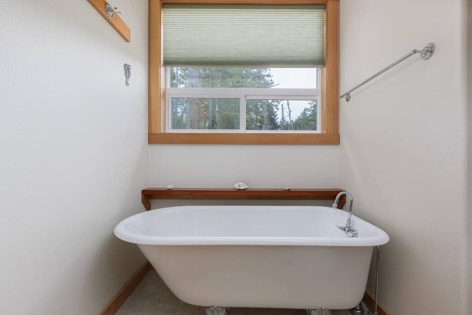 Bathtub