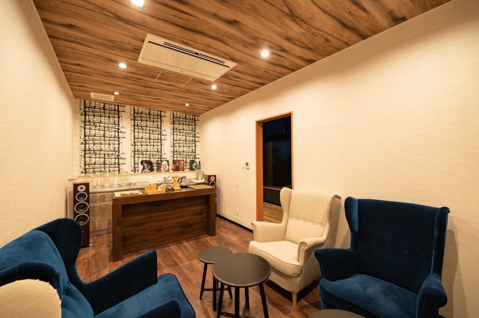 Enjoy your coffee in a comfortable space with jazz music.