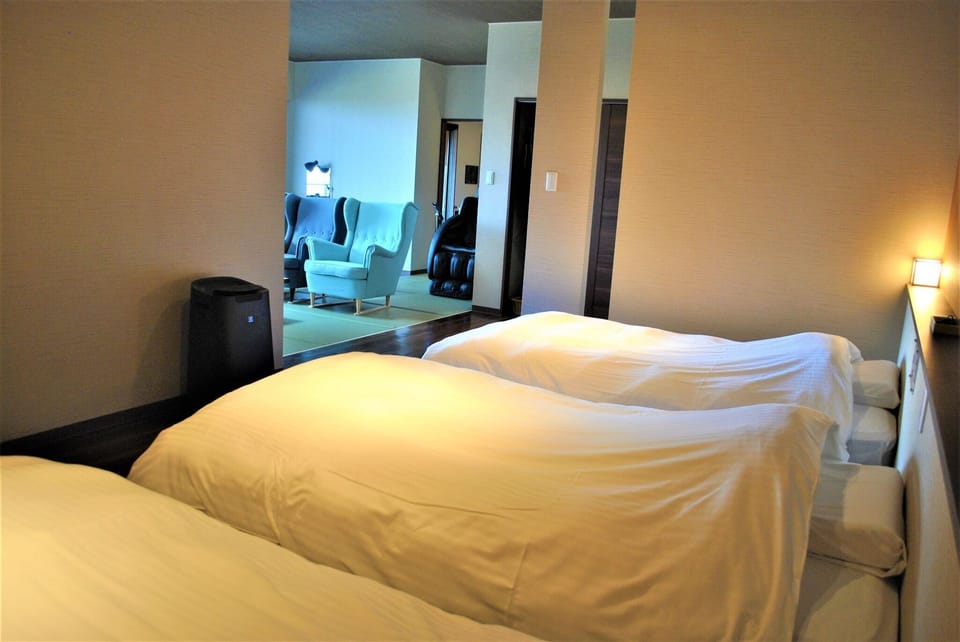 Guest room: Western-style room