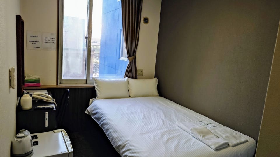Simmons semi-double bed