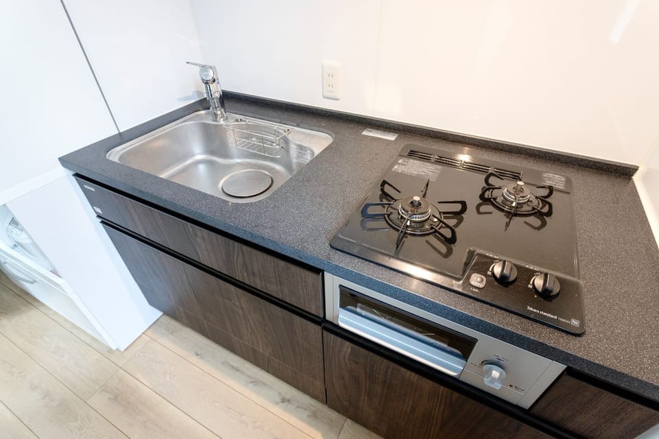 Kitchen (2 gas stove)