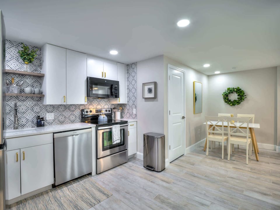 Kitchen with all the conveniences 