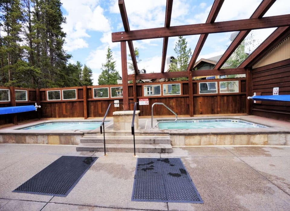 Outdoor Hot Tubs at Pool House