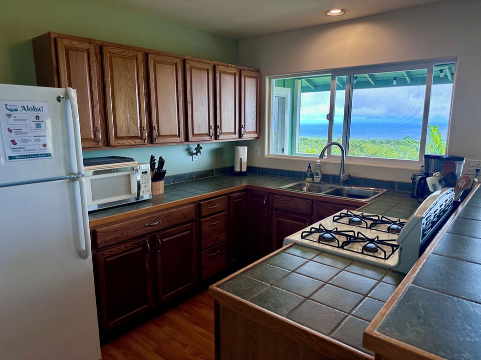 Full Kitchen