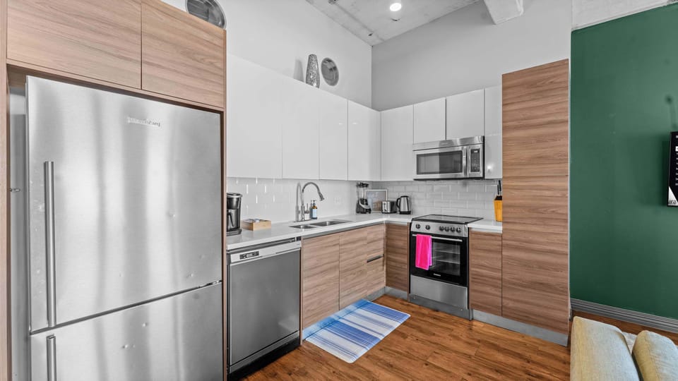 Chef's Kitchen: Modern appliances and sleek design for your culinary adventures in Dallas