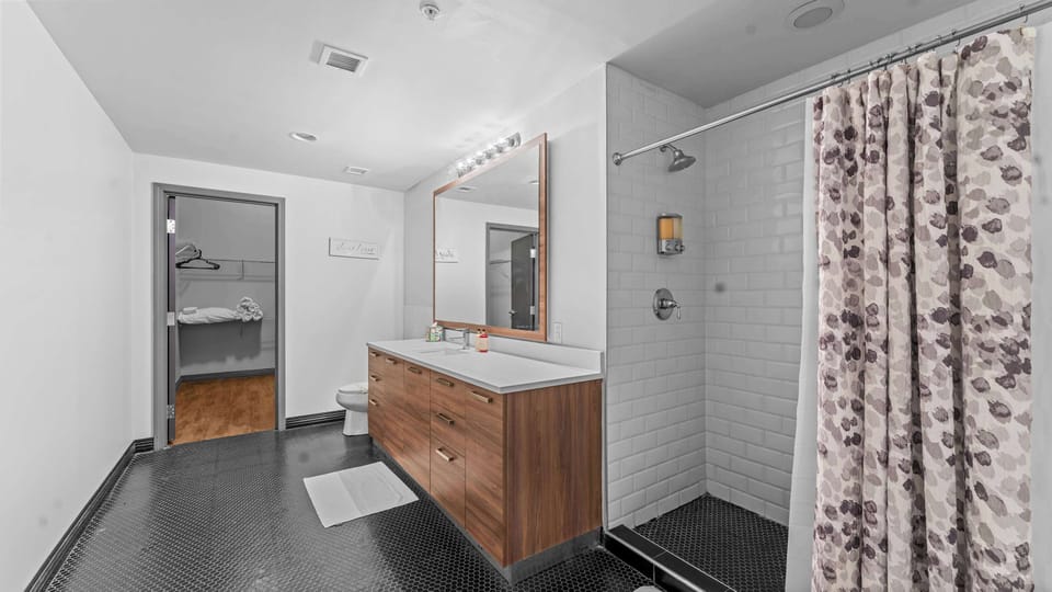 Luxurious Bathroom: Enjoy modern elegance bathroom with a sleek walk-in shower