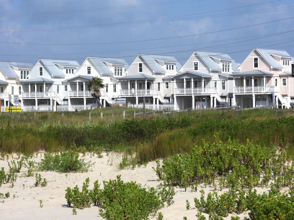 galvestonbungalows.com