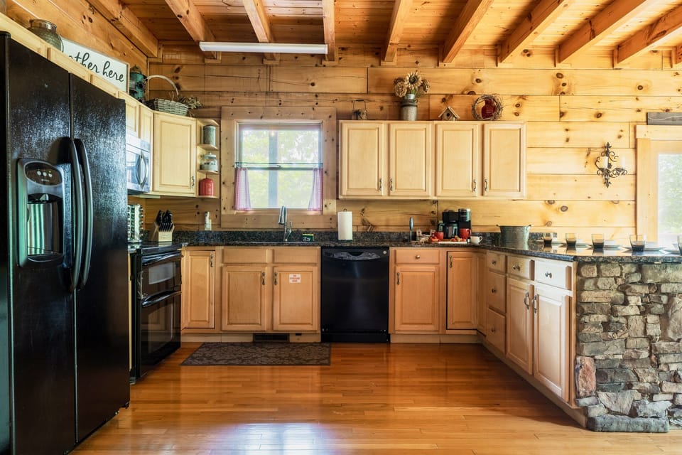 The kitchen is equipped with everything you need to fix a hot breakfast before heading out to hike!