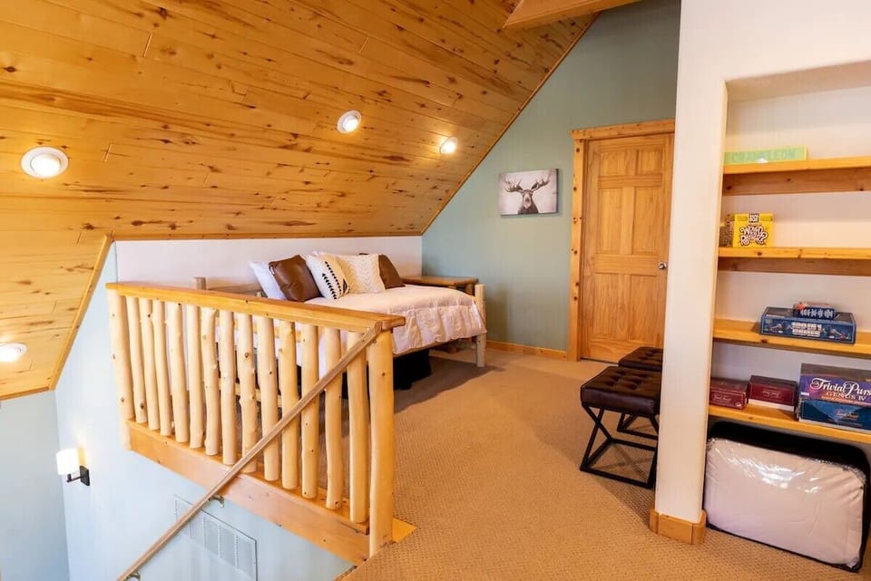 Day Bed with Trundle