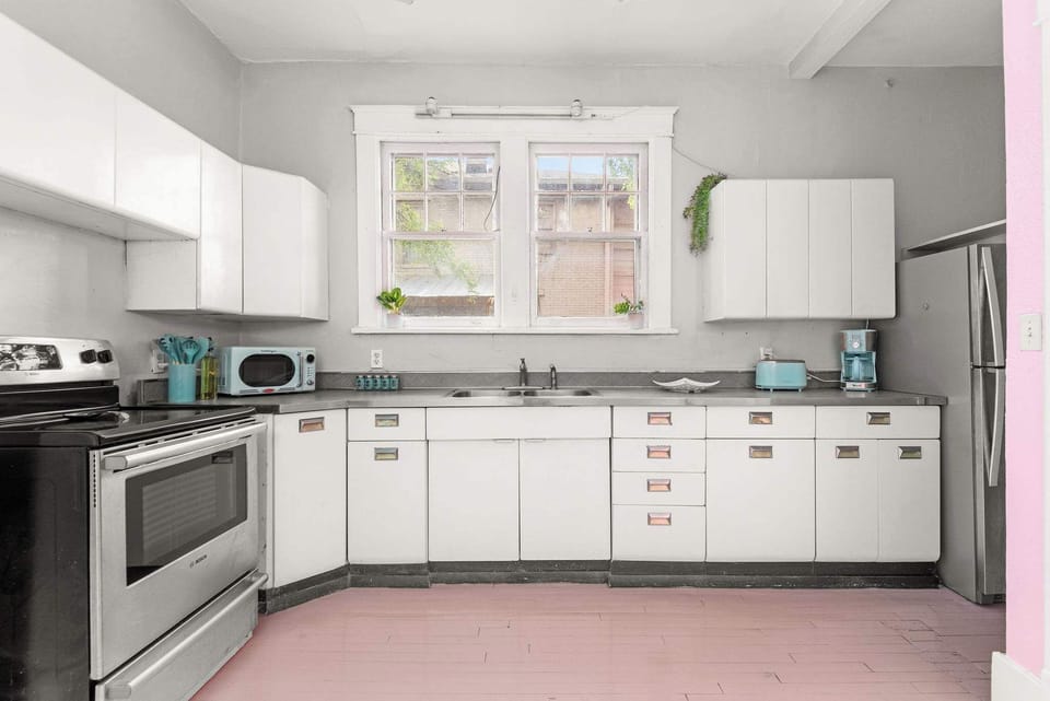 A fully stocked kitchen ready for you to cook and enjoy a complete meal!
