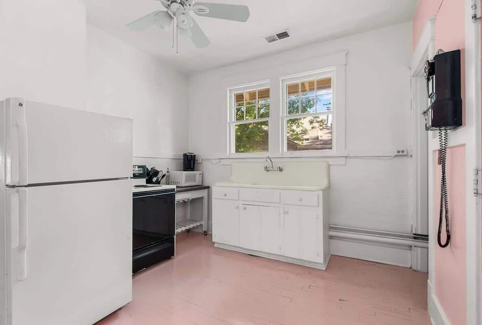 kitchen unit C