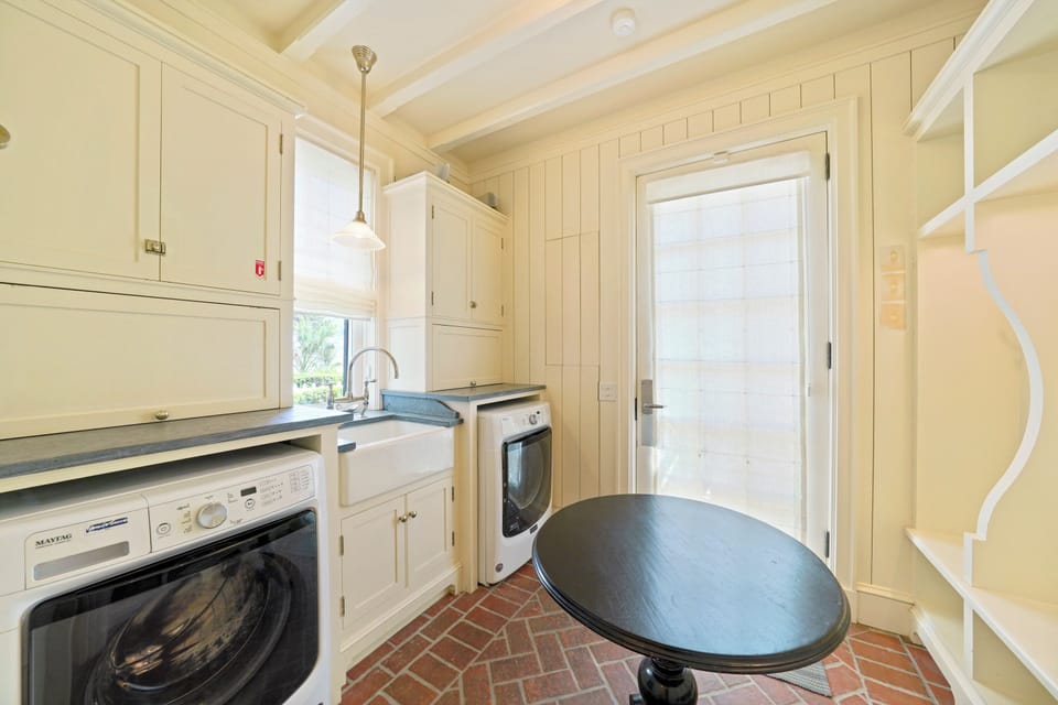 FIRST FLOOR LAUNDRY AND MUD ROOM
