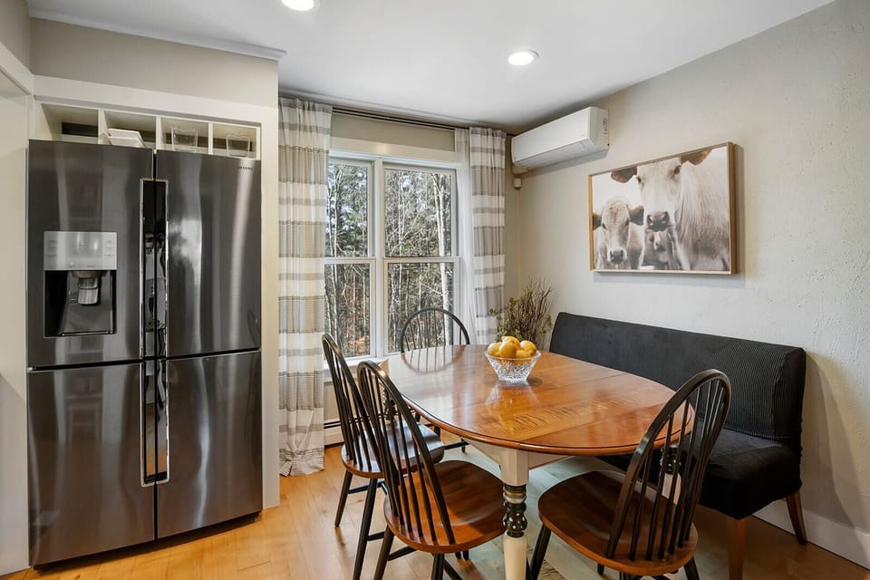 Eat in kitchen
